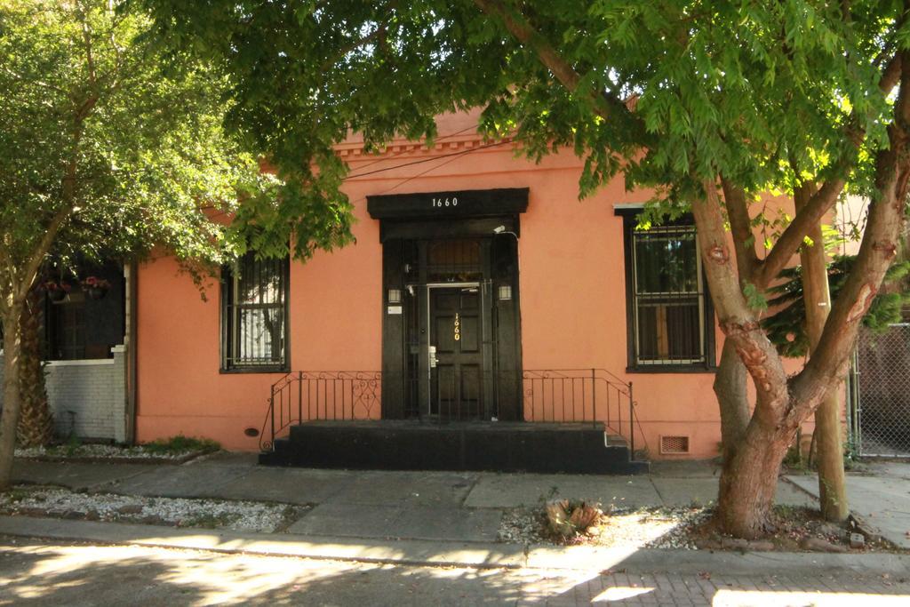 Хостел The Garden District House Новый Орлеан Экстерьер фото